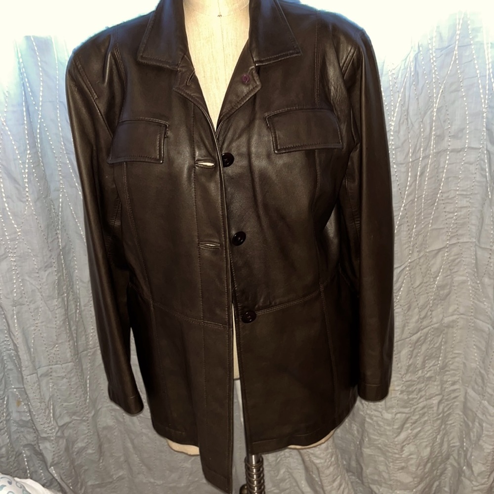 DKNY Classic 💯 leather dark brown size 12